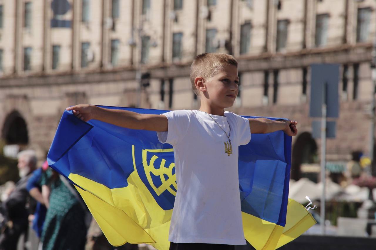 Ukrainian flags, embroidered shirts and honoring heroes: how Kyiv celebrates Ukraine's Independence Day. Photo report