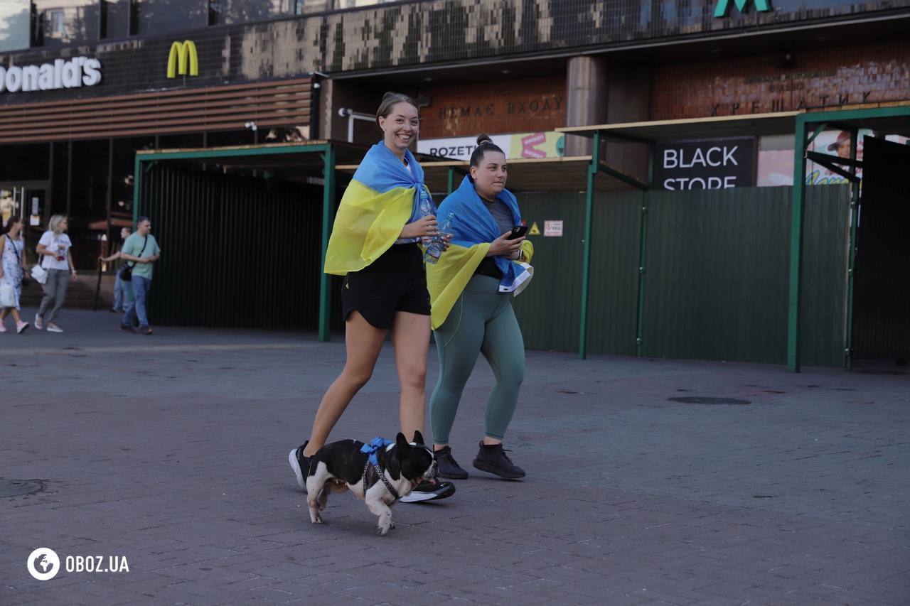 Ukrainian flags, embroidered shirts and honoring heroes: how Kyiv celebrates Ukraine's Independence Day. Photo report