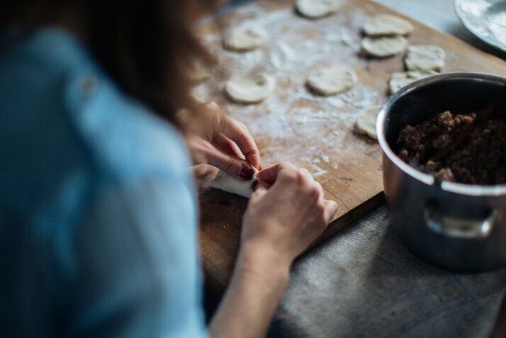 What dough to choose for puffy varenyky: any filling will do