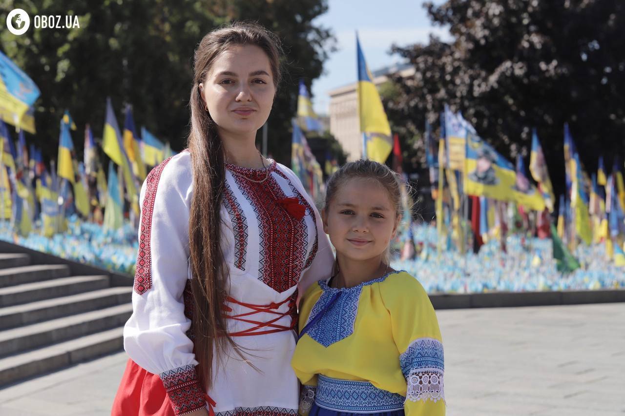 Ukrainian flags, embroidered shirts and honoring heroes: how Kyiv celebrates Ukraine's Independence Day. Photo report