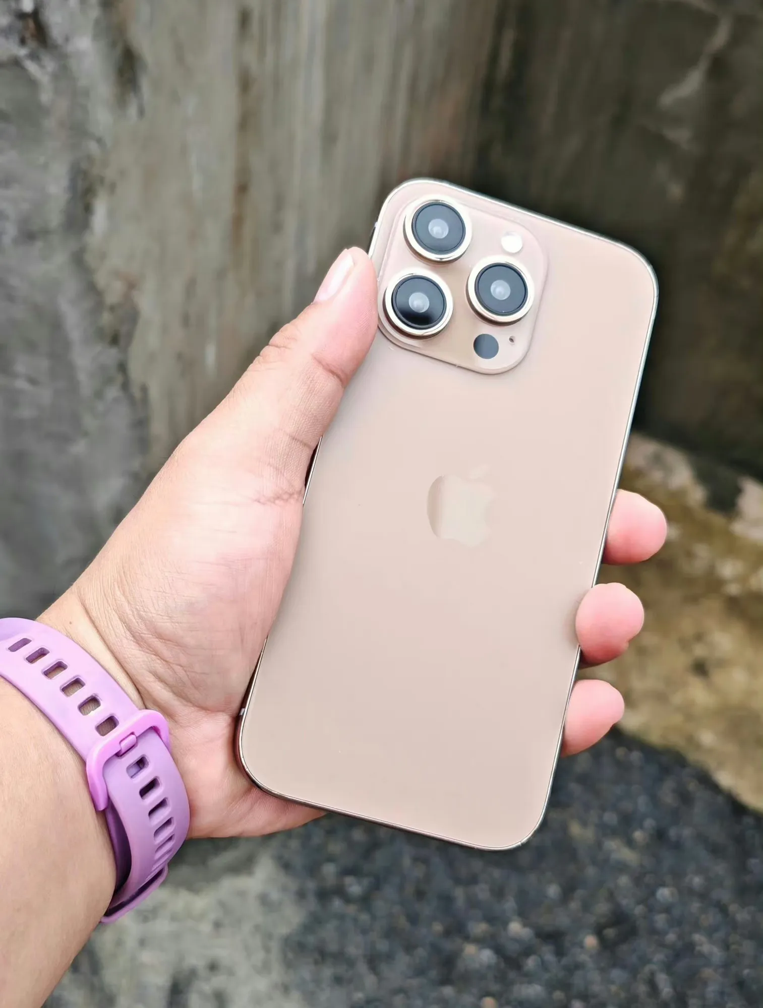 iPhone 16 to have new Desert Titanium color: what it looks like in real life