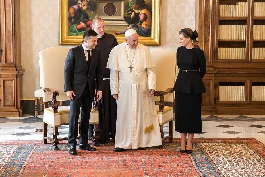 Yellow dress in Japan, black suit in the Vatican and other Olena Zelenska's looks that received backlash. Photo