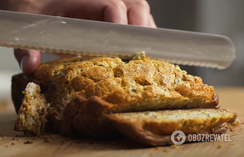 Salted cucumber and poppy seed cake is very flavorful and satisfying