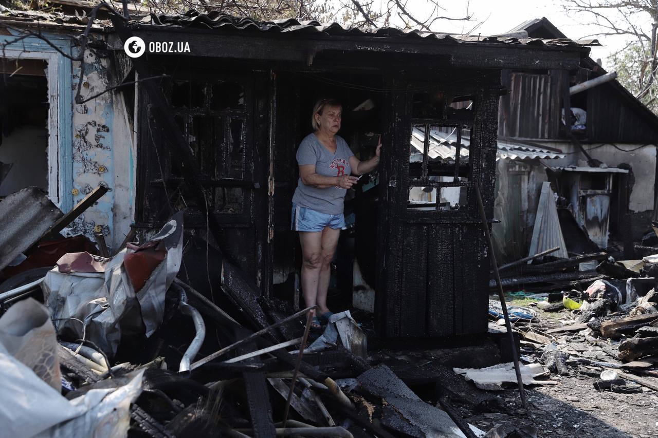 The owner had left home 5 minutes before: locals in Kyiv region clean up the yard after the drone crash. Exclusive photo report