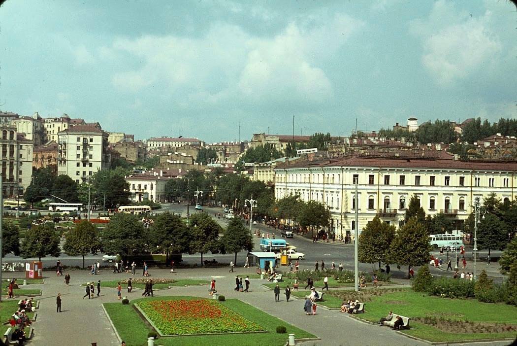 The web shows how the French scientist saw the center of Kyiv in 1964. Archival photo