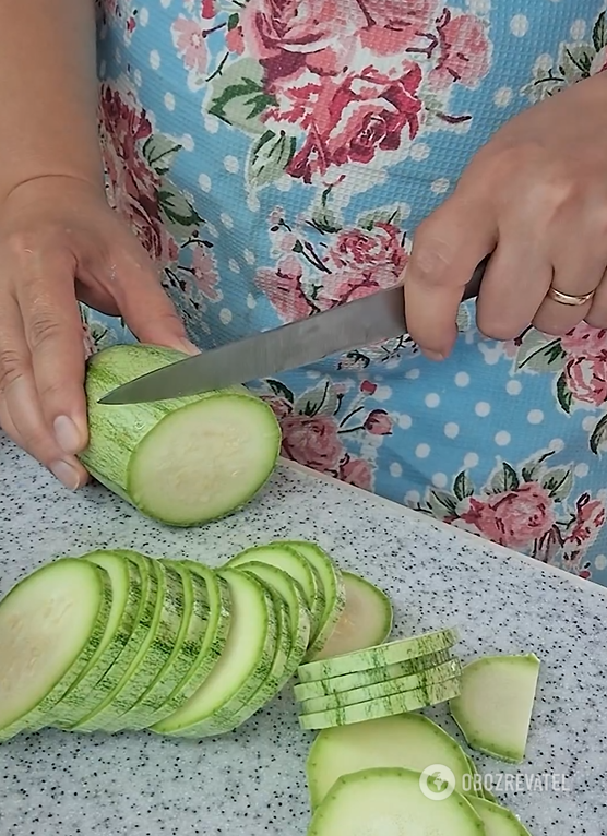 Zucchini for the winter with satebeli sauce: how to make a delicious appetizer