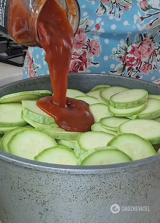 Zucchini for the winter with satebeli sauce: how to make a delicious appetizer