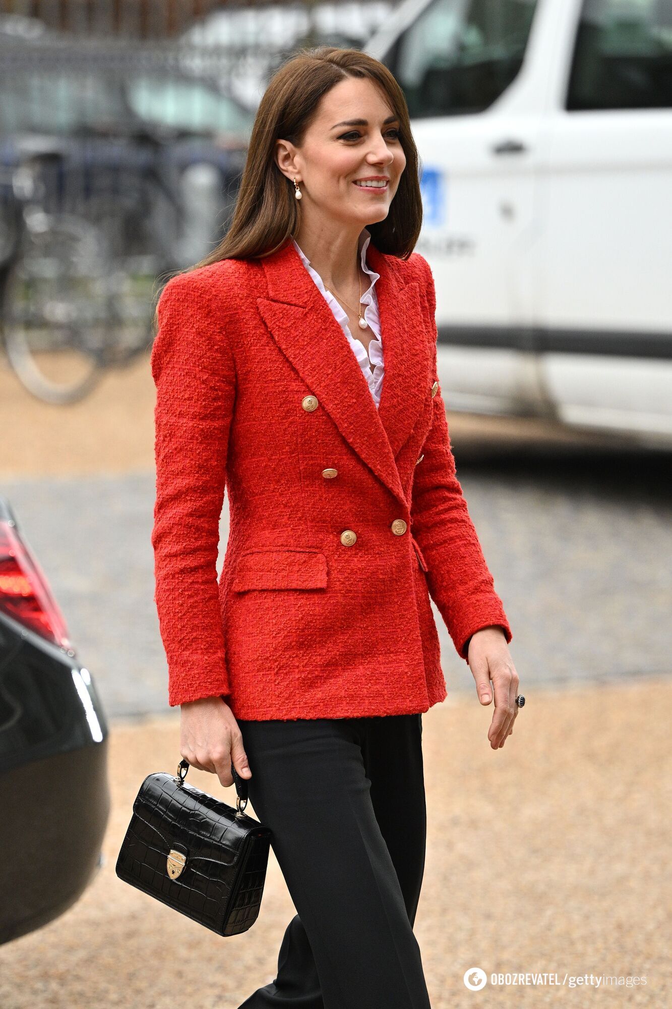 How Kate Middleton's favorite handbag looks like: this brand is adored by Camilla and other members of the royal family. Photo