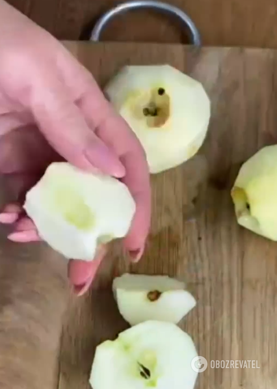 Elementary homemade apple cookies: takes a few minutes to prepare