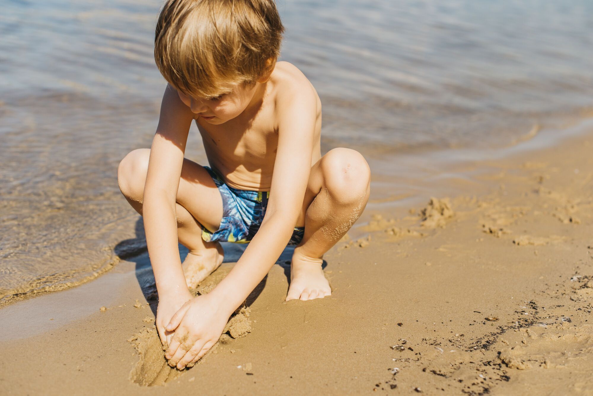 Researcher explains the deadly dangers of digging holes on the beach: many people don't realize it