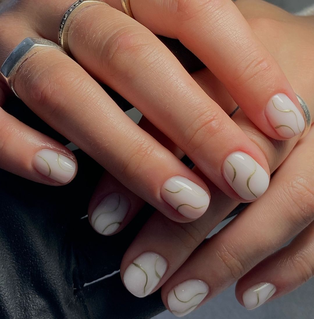 Perfect manicure for short nails: top 8 designs that will be in fashion in the fall