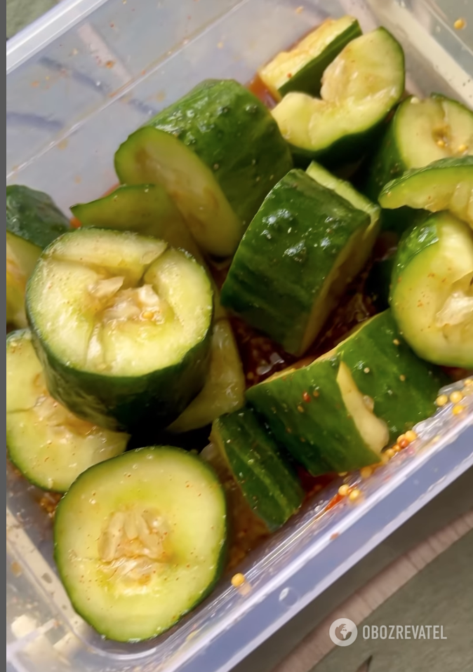 How to flavor beaten cucumbers