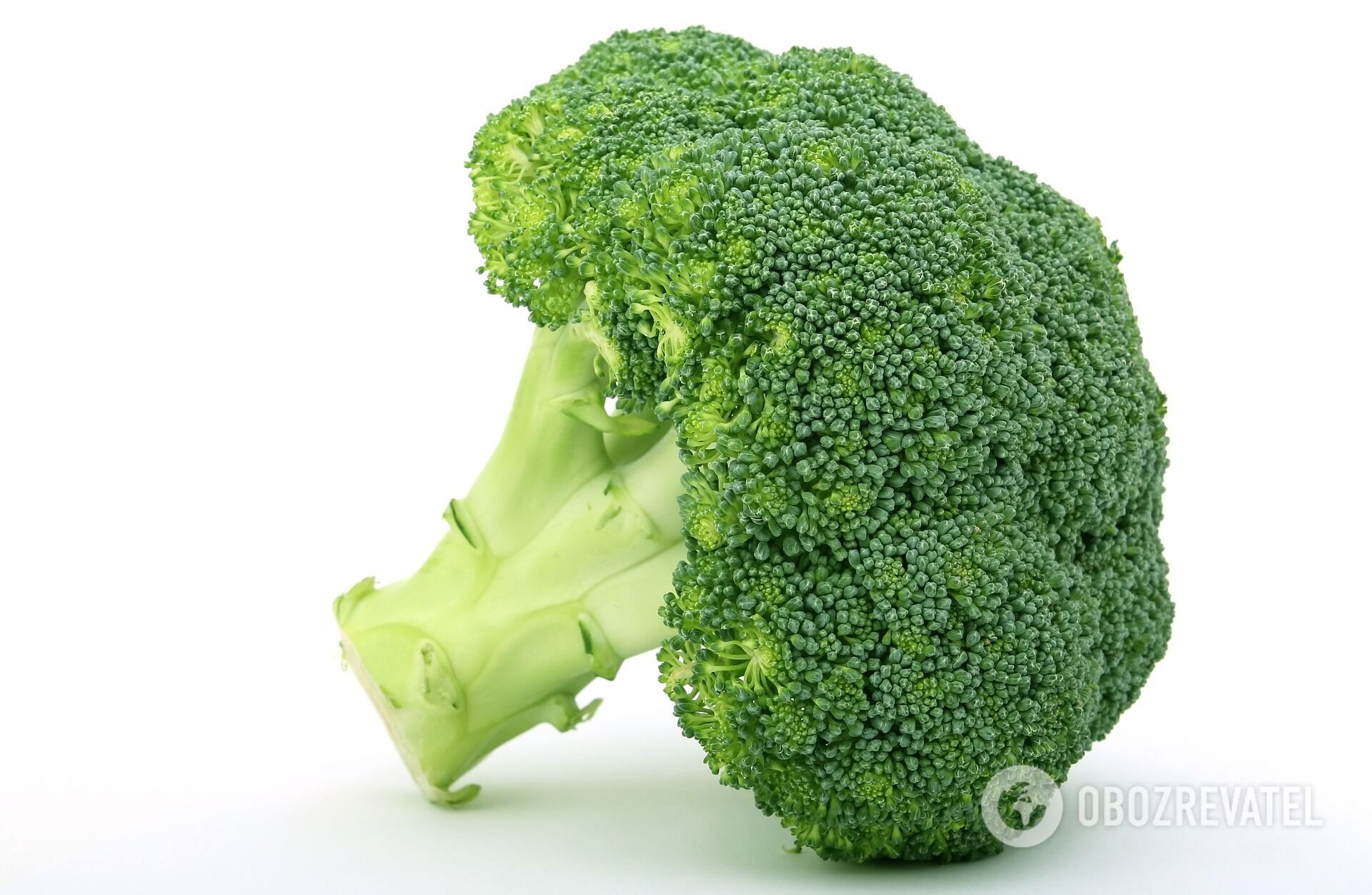 Broccoli cooks very quickly and is a very healthy vegetable