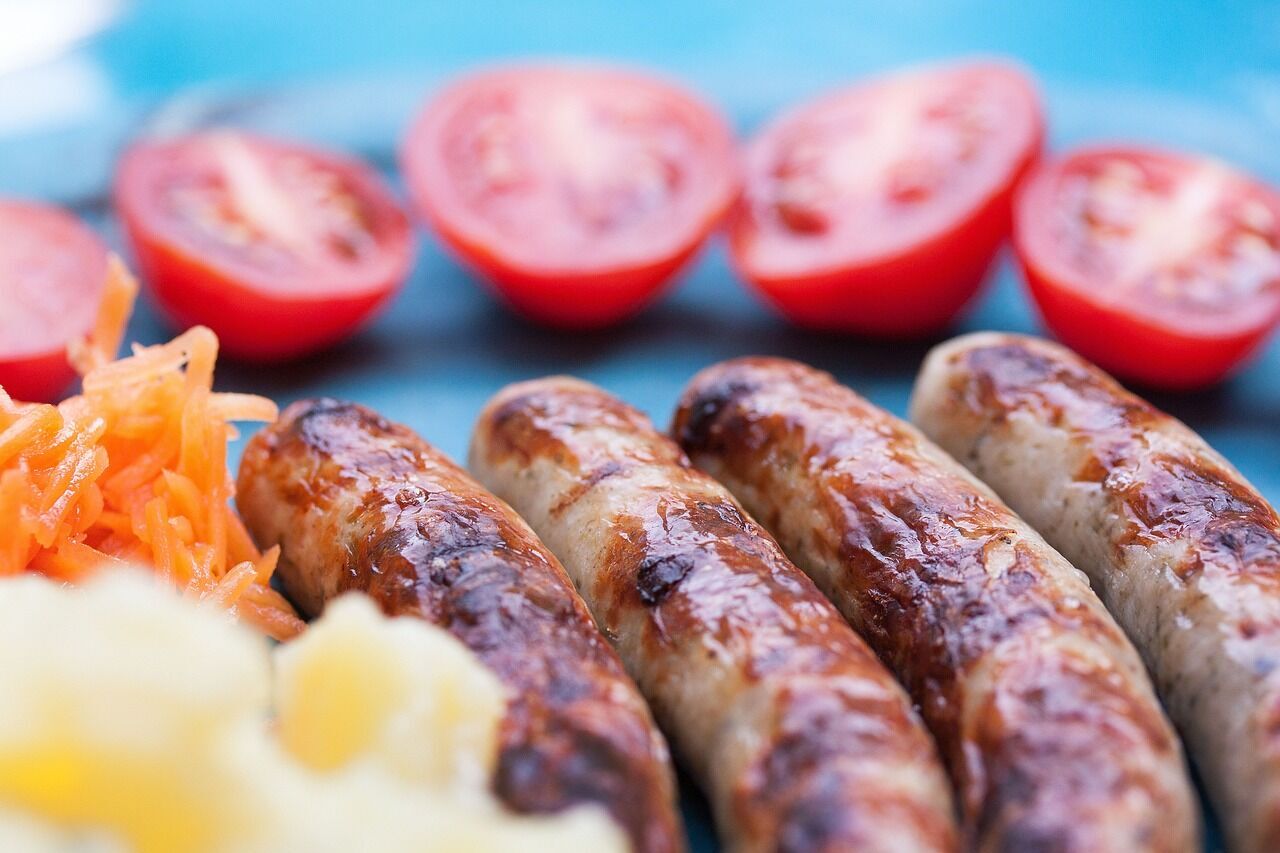 How to cook sausages correctly: the perfect way