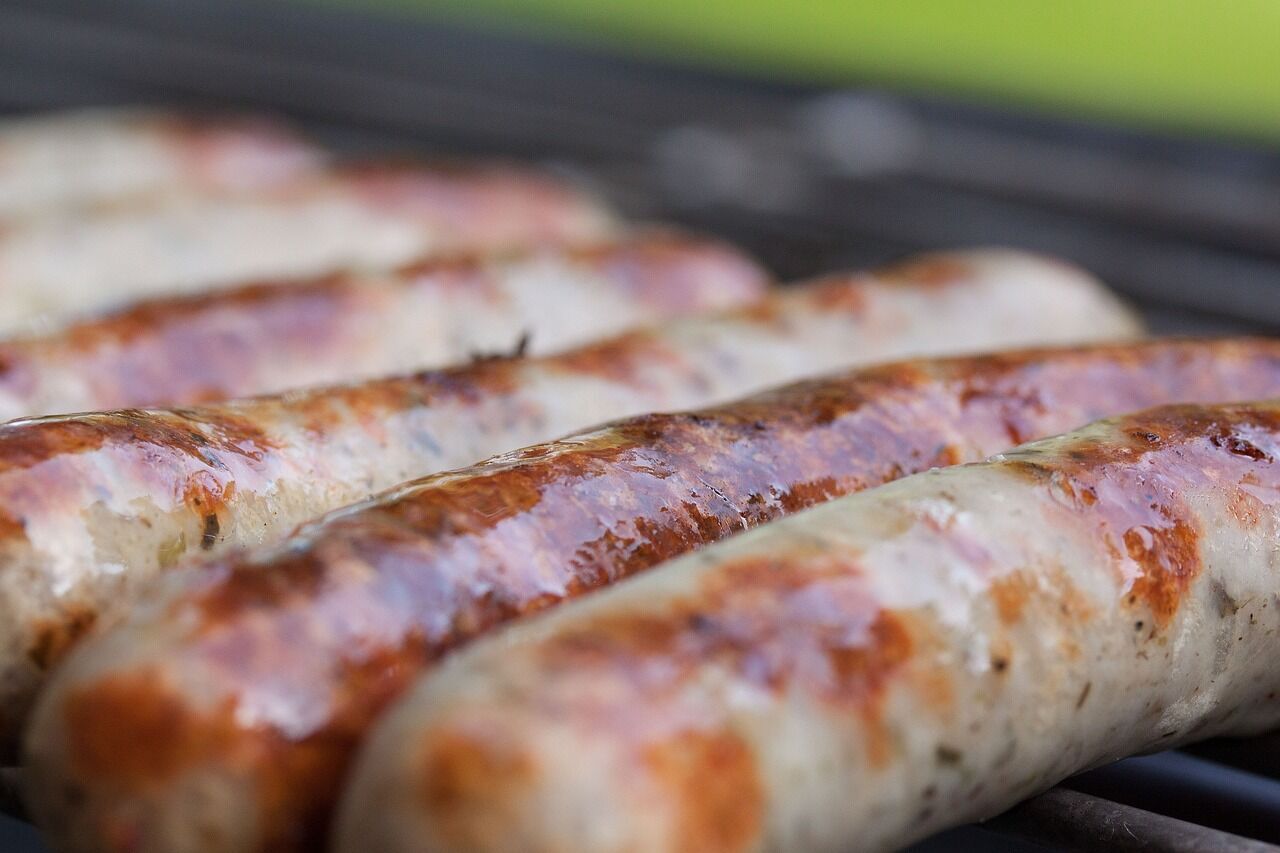 How to cook sausages correctly: the perfect way