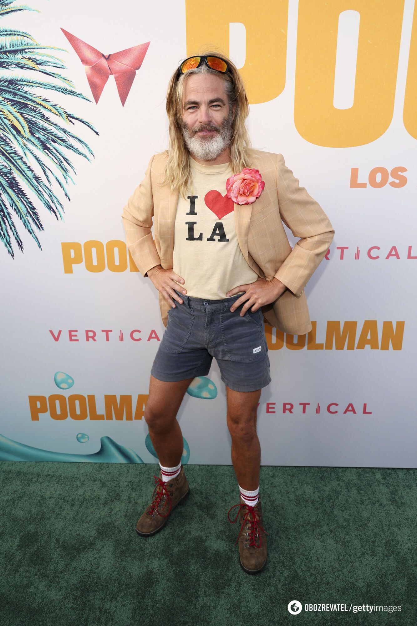 Hollywood stars have brought men's lustful shorts back into fashion and they are now everywhere: how and with what to wear them