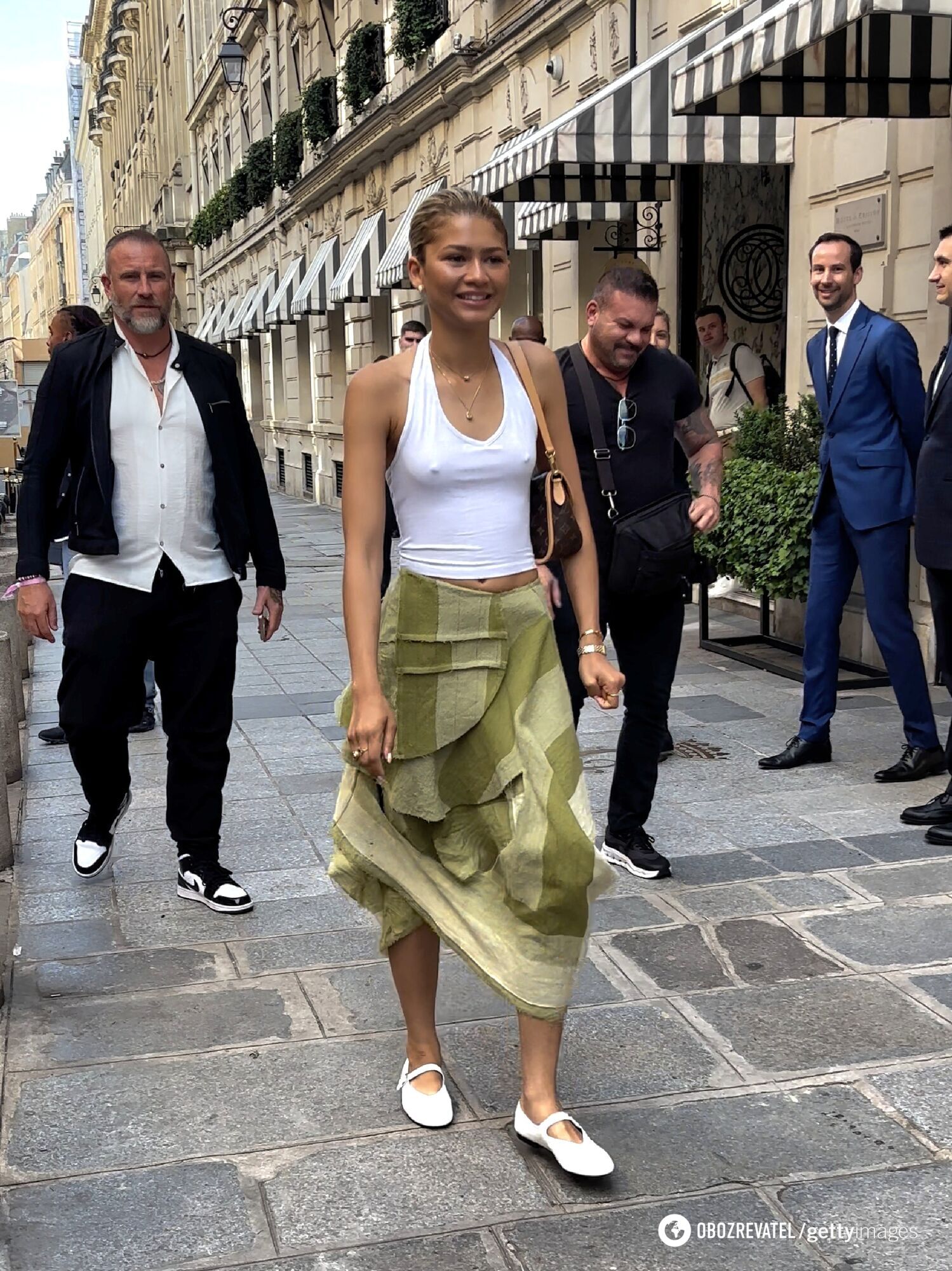 Zendaya brought back to fashion an anti-trend handbag that was popular in the 90s