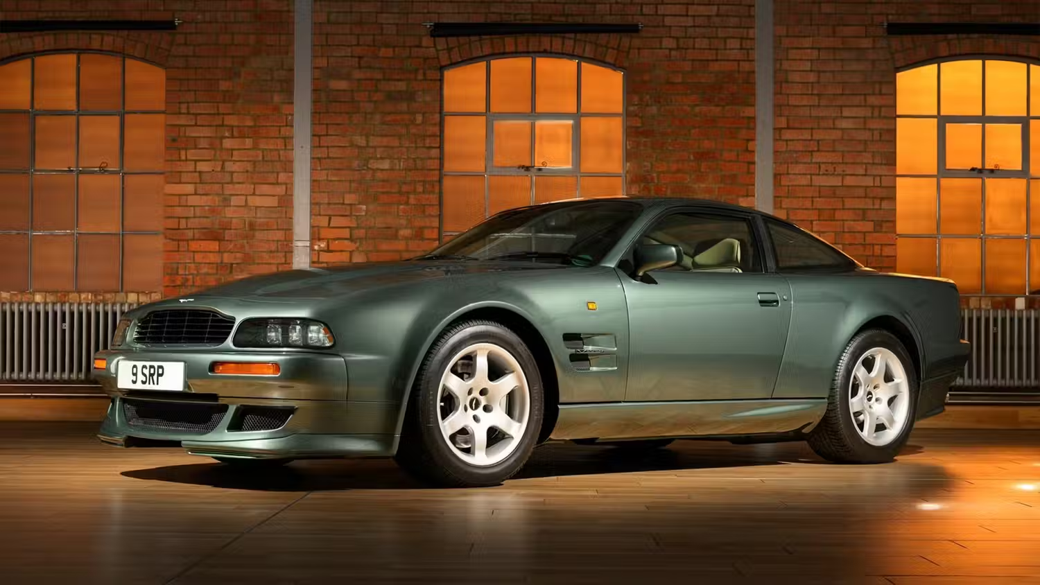 Top 10 best sports cars and supercars from the 90s