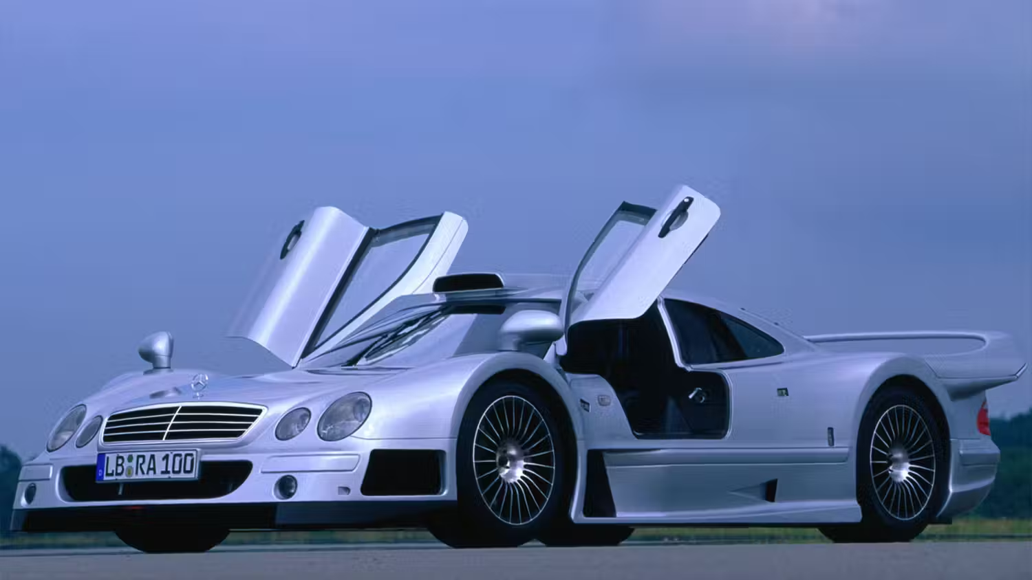 Top 10 best sports cars and supercars from the 90s