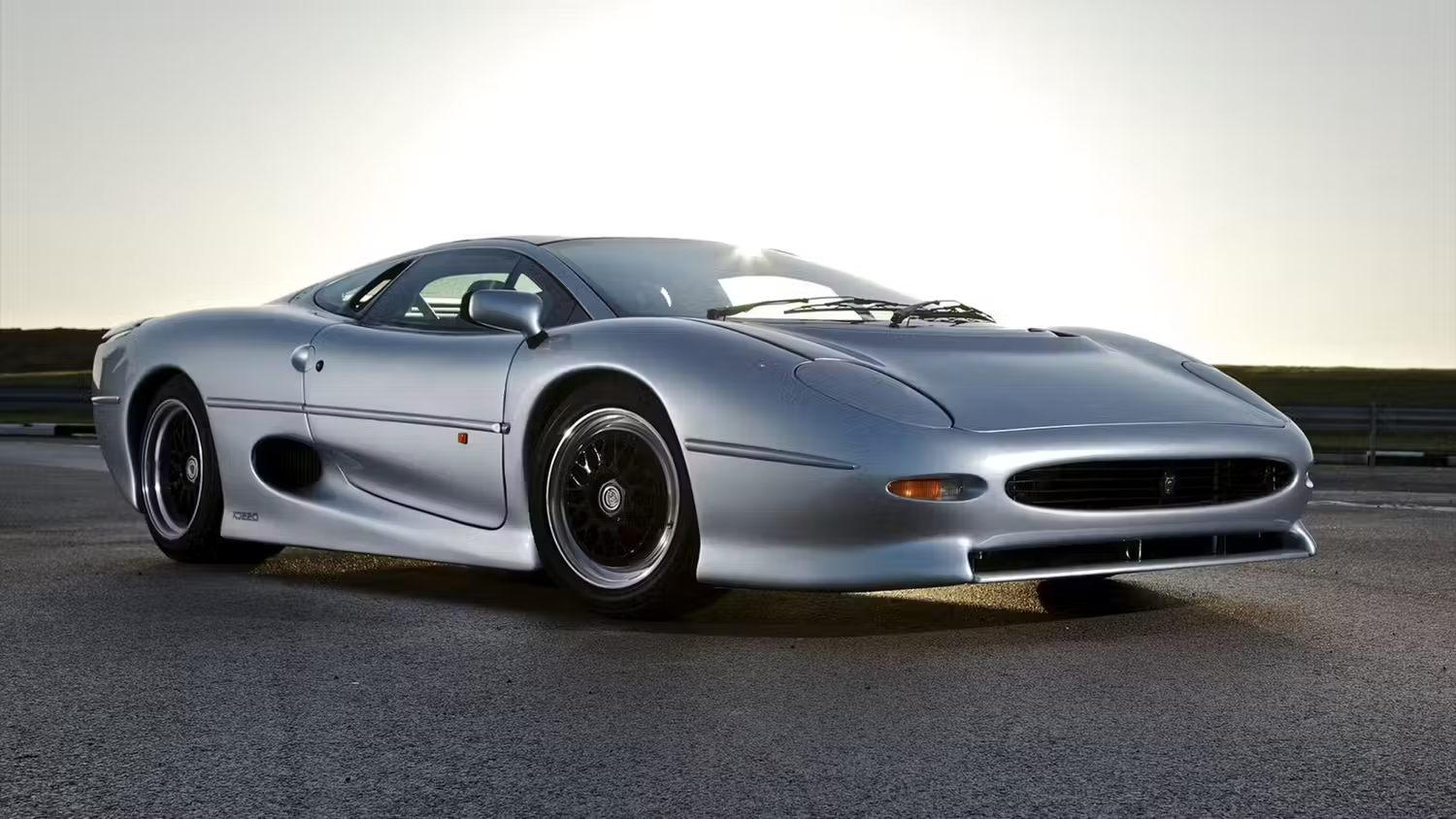 Top 10 best sports cars and supercars from the 90s