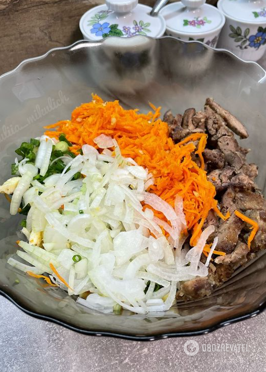 Hearty mayonnaise salad with chicken liver: the meat will not be bitter