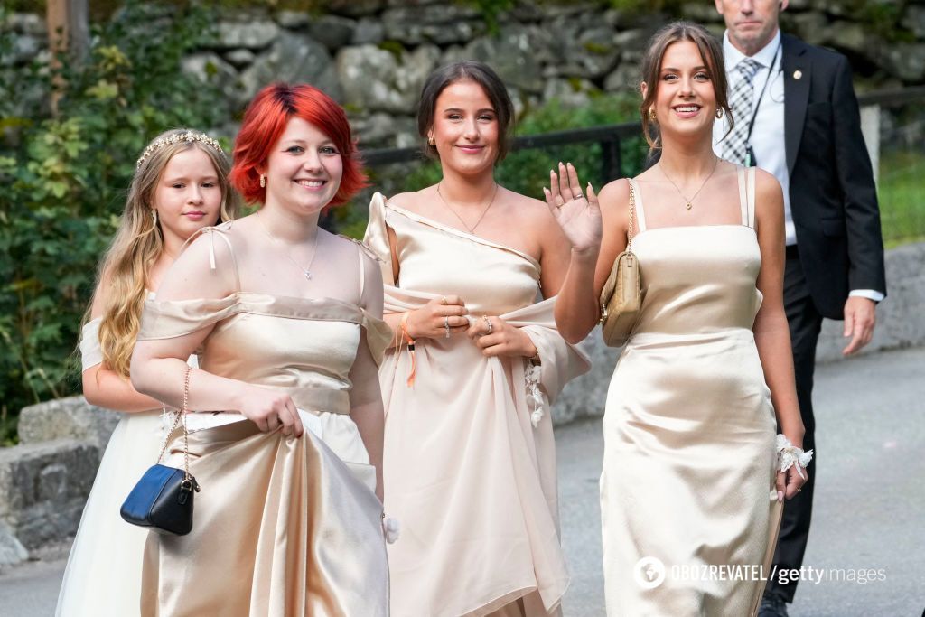 With roses and against the backdrop of mountains: how the wedding of the Norwegian princess, who abdicated the throne because of her beloved ''shaman'', took place. Photo