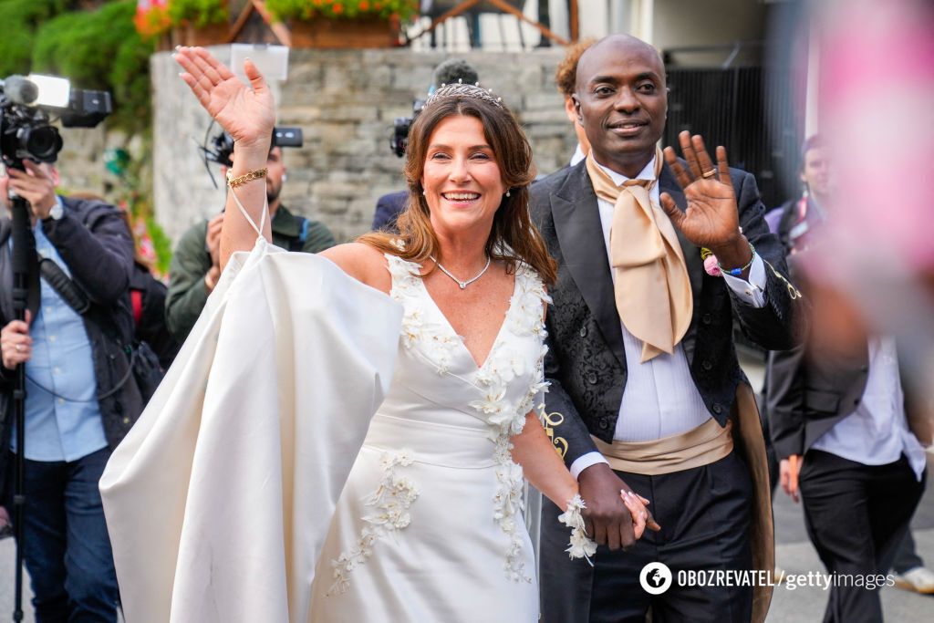 With roses and against the backdrop of mountains: how the wedding of the Norwegian princess, who abdicated the throne because of her beloved ''shaman'', took place. Photo