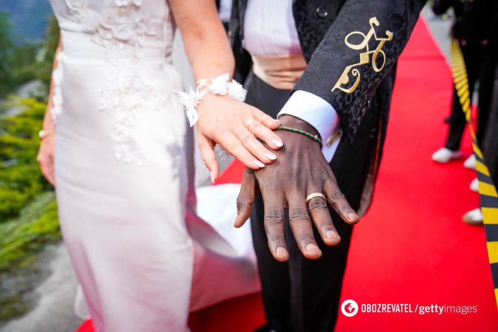 With roses and against the backdrop of mountains: how the wedding of the Norwegian princess, who abdicated the throne because of her beloved ''shaman'', took place. Photo