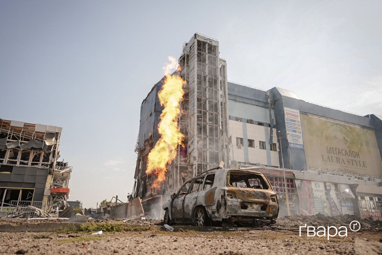 Under attack: Nova Poshta, a shopping center and the Palace of Sports: the terrible consequences of the enemy shelling of Kharkiv. Video