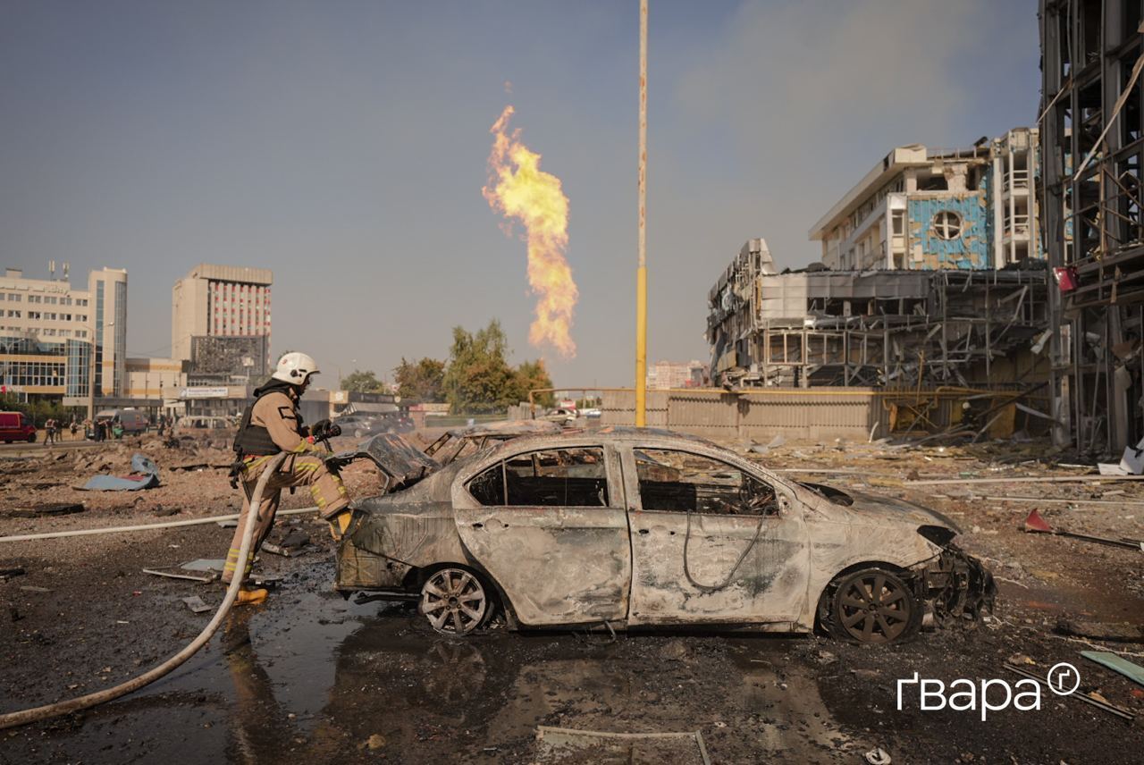 Under attack: Nova Poshta, a shopping center and the Palace of Sports: the terrible consequences of the enemy shelling of Kharkiv. Video