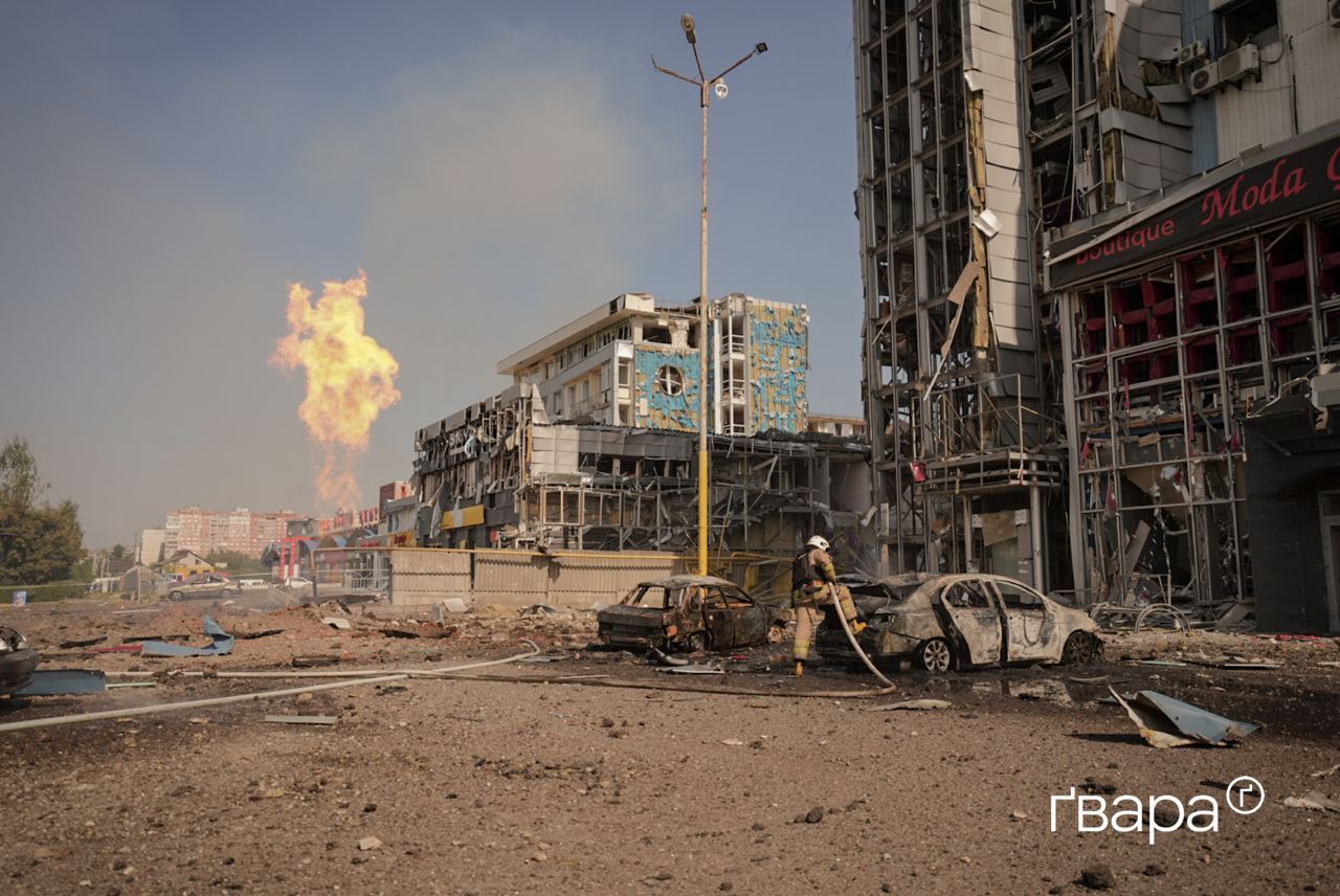 Under attack: Nova Poshta, a shopping center and the Palace of Sports: the terrible consequences of the enemy shelling of Kharkiv. Video