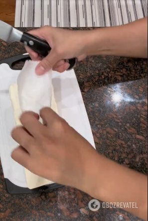 How to properly cut cheese so that it does not crumble and does not stick to the knife: Lifehack