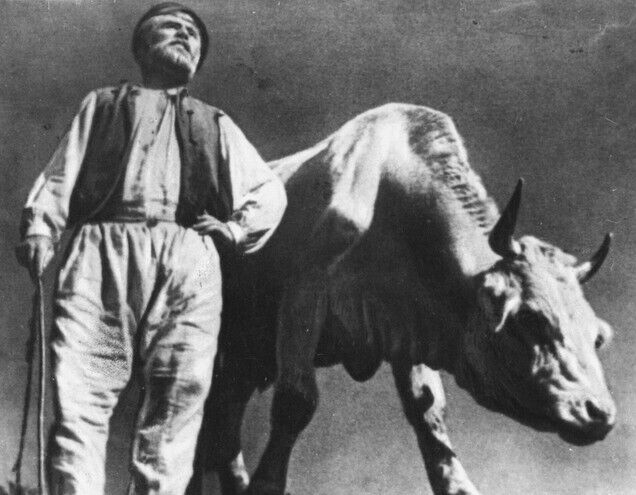 Every Ukrainian should watch them: 5 legendary films directed by Oleksandr Dovzhenko