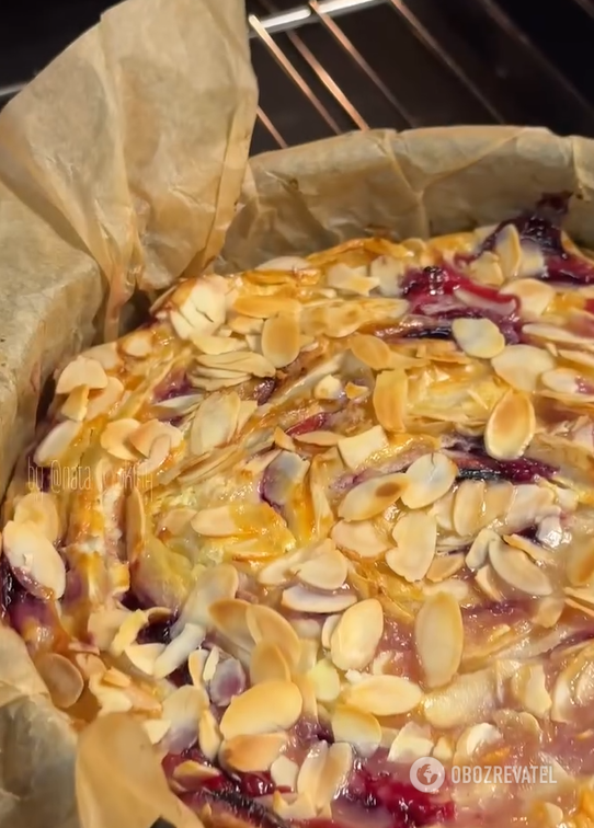 Elementary phyllo dough pie with plums: how to prepare a delicious dessert