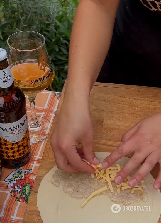 Homemade chebureks that will definitely turn out crispy: make the dough with beer