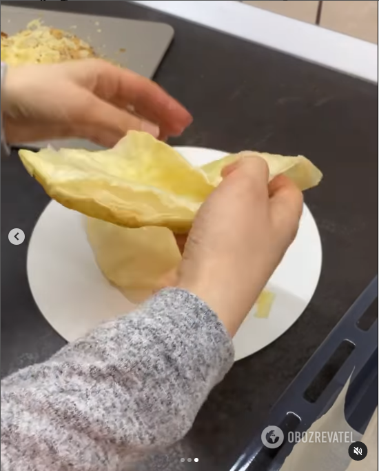 Cutting the cake crusts