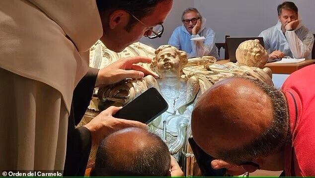 A miracle of God! The body of St. Teresa, who died almost 450 years ago, was found incorrupt in Spain. Video and photos