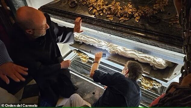 A miracle of God! The body of St. Teresa, who died almost 450 years ago, was found incorrupt in Spain. Video and photos