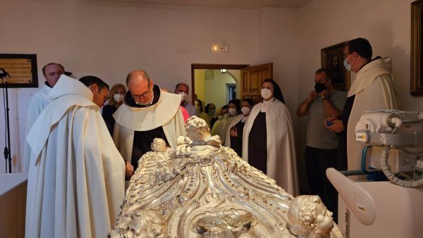 A miracle of God! The body of St. Teresa, who died almost 450 years ago, was found incorrupt in Spain. Video and photos