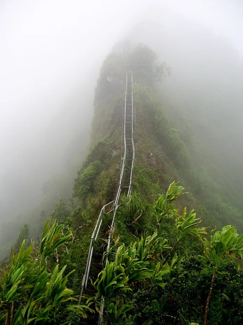 Hawaii concerned about tourists who sneakily climb the 'stairway to the sky': what's wrong with a scenic attraction closed back in the 90s