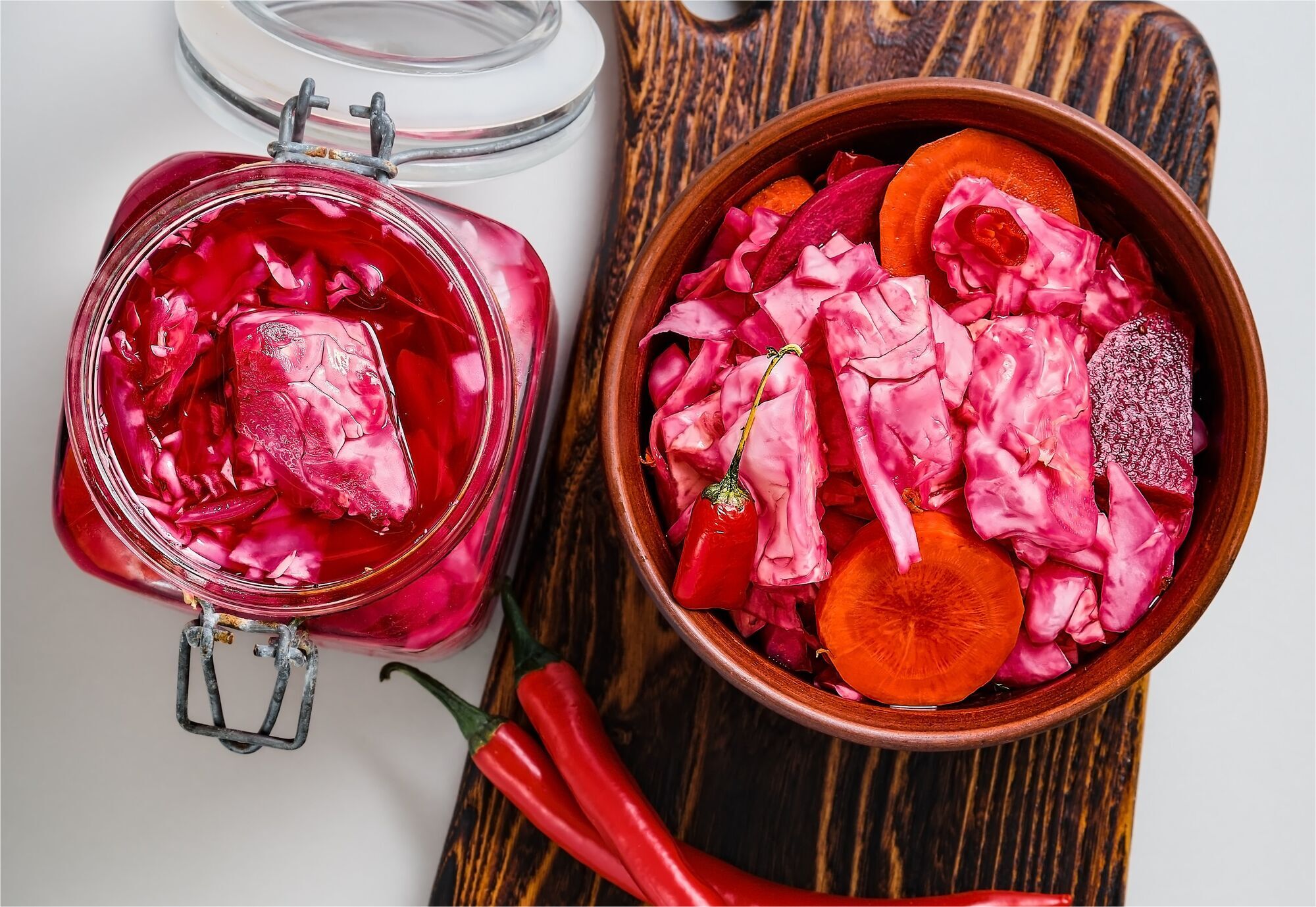 Pickled cabbage with beets in 3 days