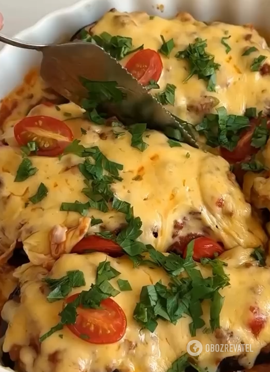 Hearty eggplant casserole for lunch: cooked very quickly