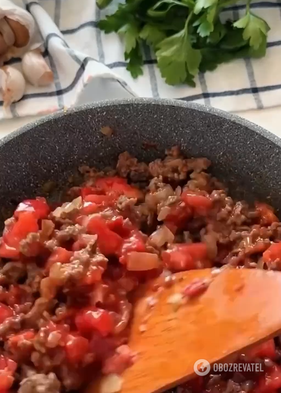 Hearty eggplant casserole for lunch: cooked very quickly