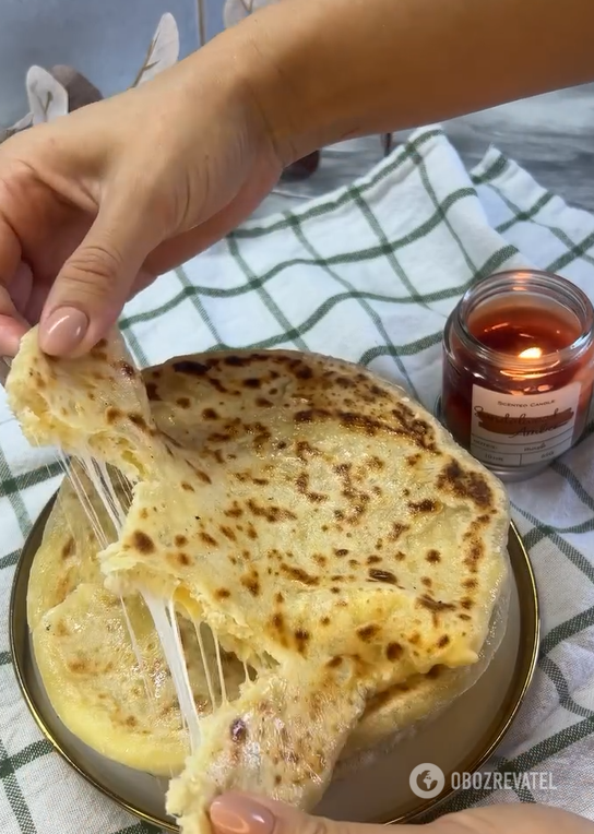 Khachapuri with cheese in 15 minutes: how to make a simple dough