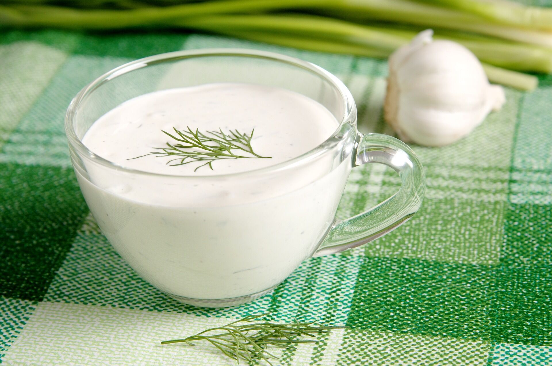 Yogurt and cucumber-based sauce