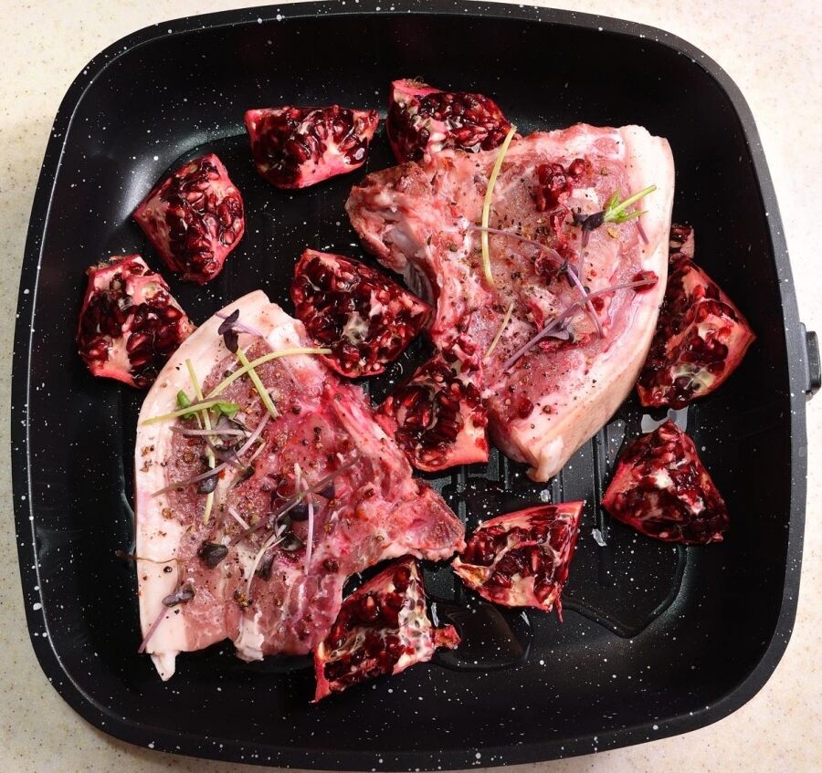 Pork in pomegranate sauce