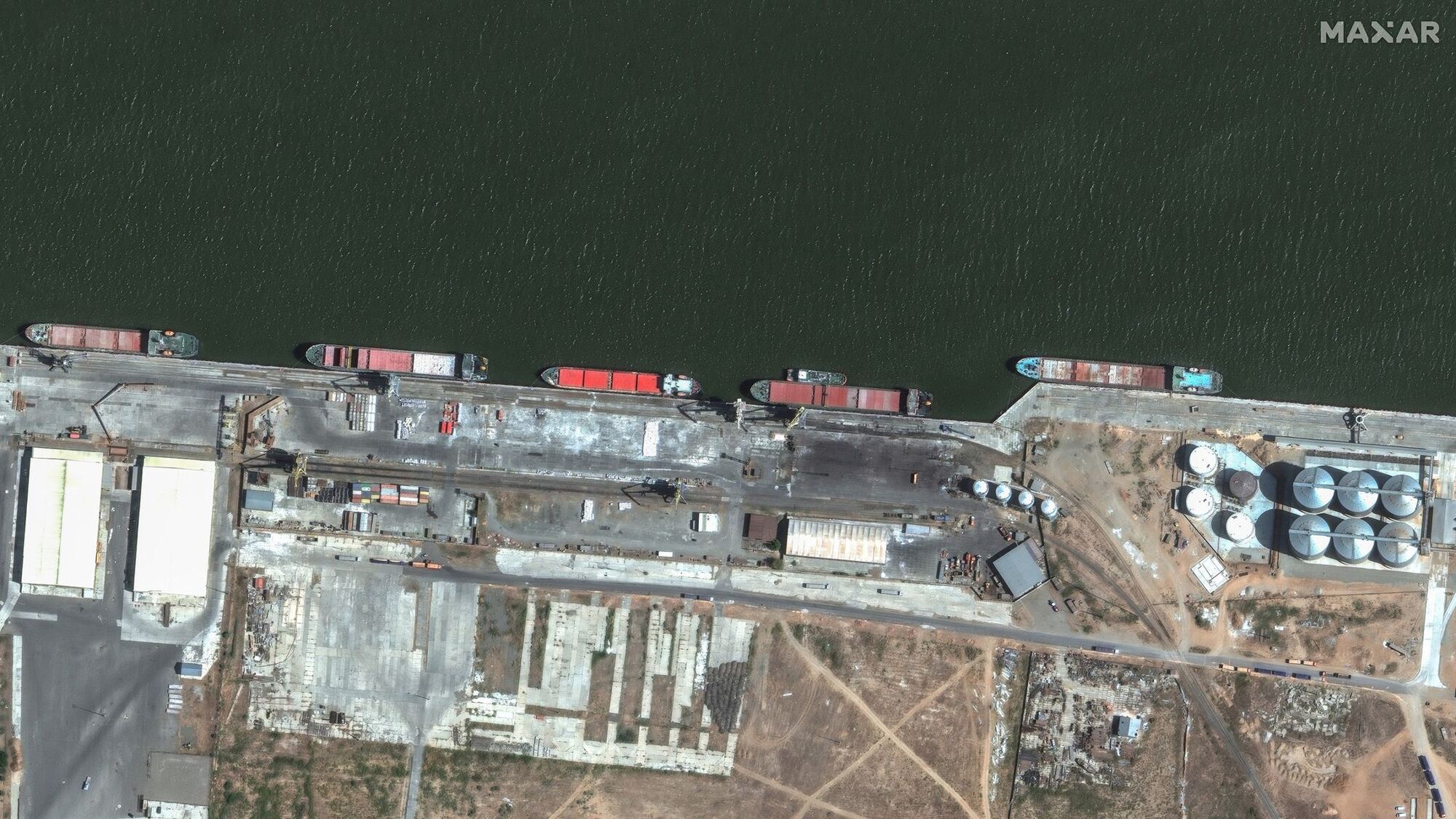 220 short-range missiles: a satellite image of a Russian ship transporting ballistic missiles from Iran. Photo