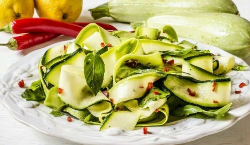 Fresh zucchini salad