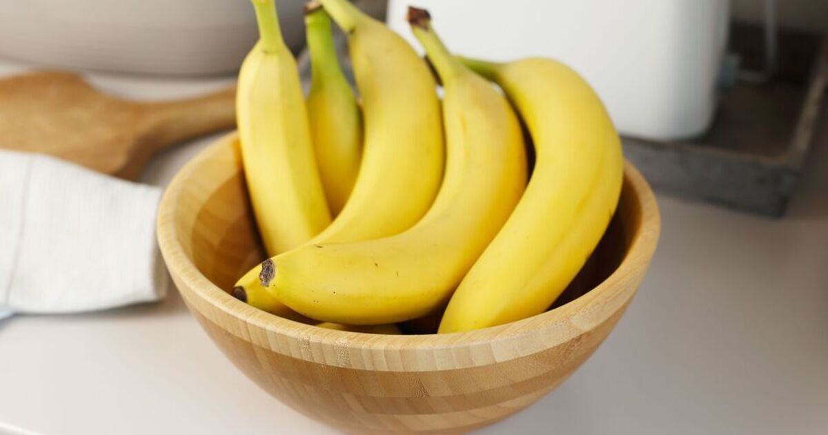 Bananas turn black quickly and become tasteless: where not to store the fruit