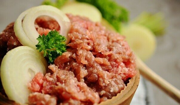 Minced meat for the filling.